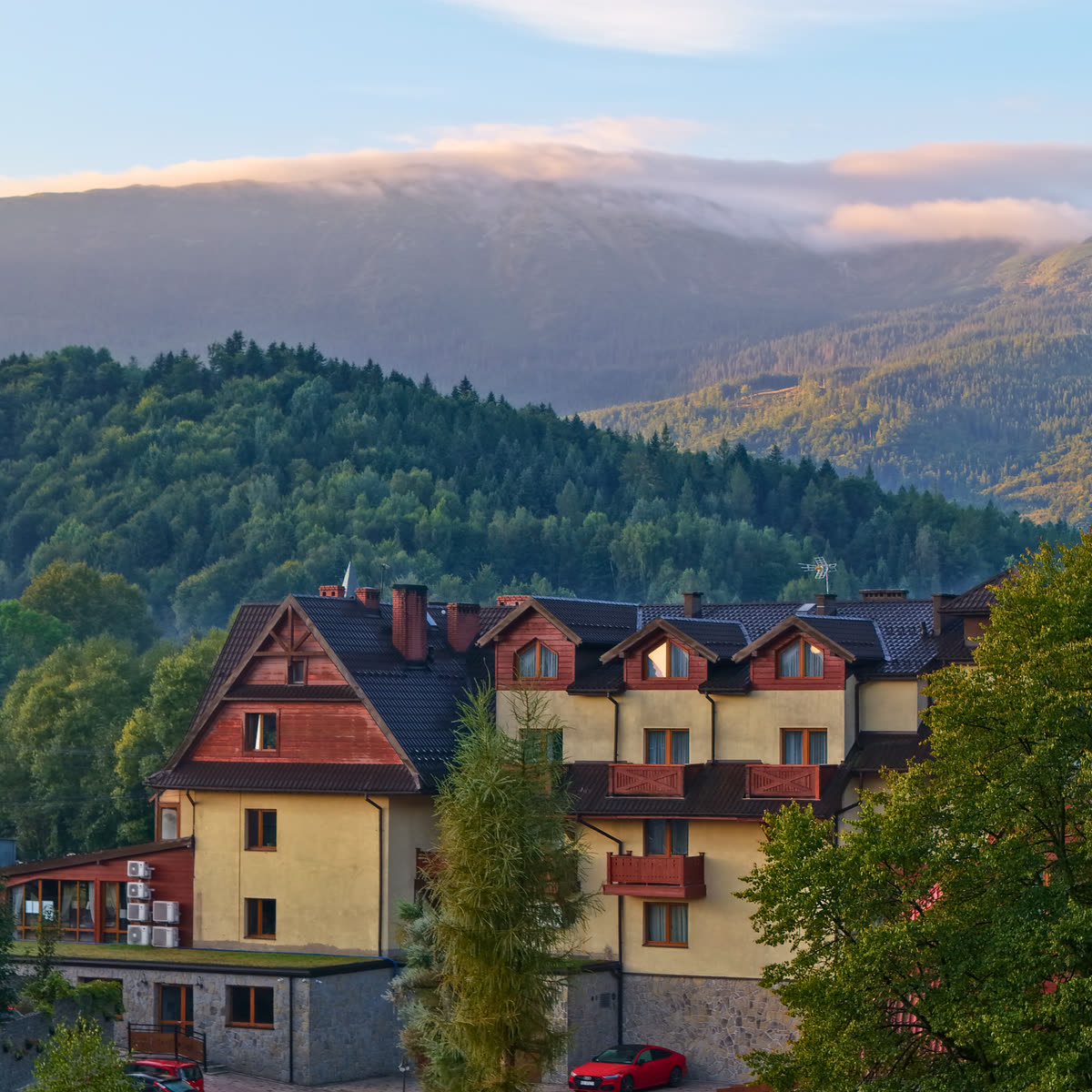 Hotel Jawor w Zawoi na tle Babiej Góry — voucher na pobyt w dowolnym terminie