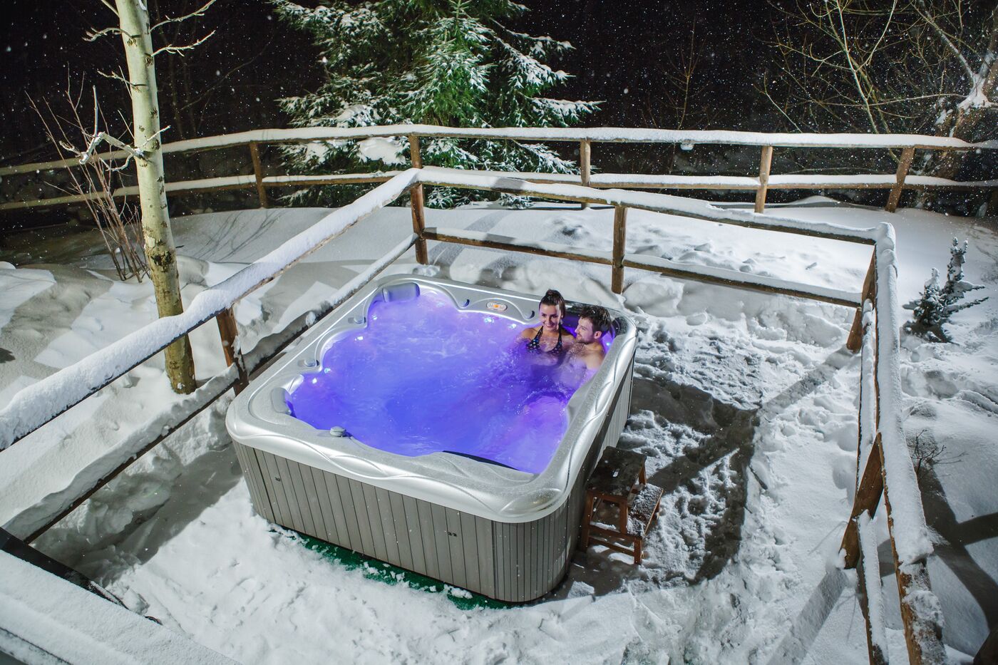 Jacuzzi zewnętrzne zimą